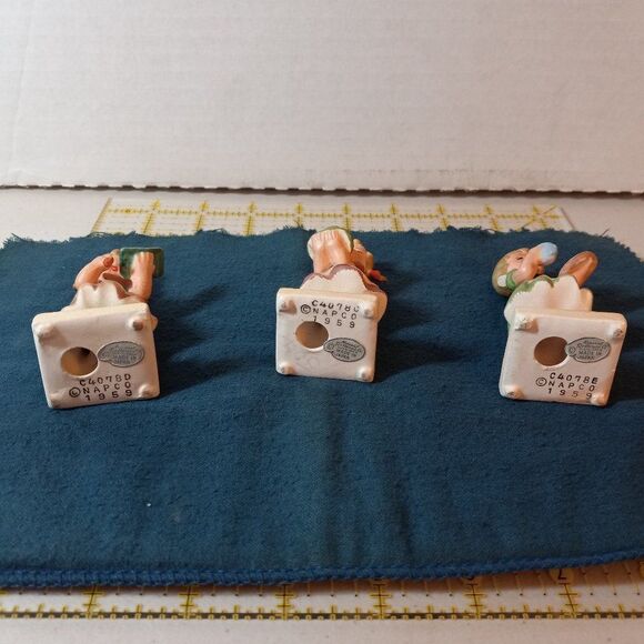 Vintage National Potteries Co., Napco, "Three Little Girls in Poppa's Slippers" - Picture 3 of 5